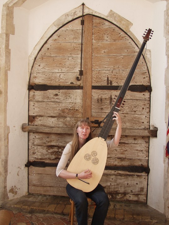 Folding theorbo after Buechenberg