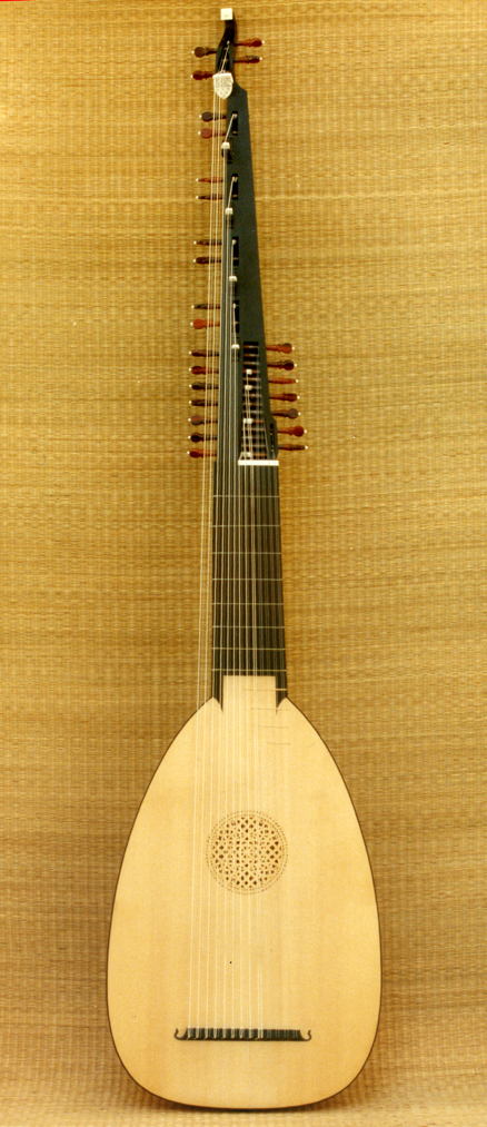 English Theorbo