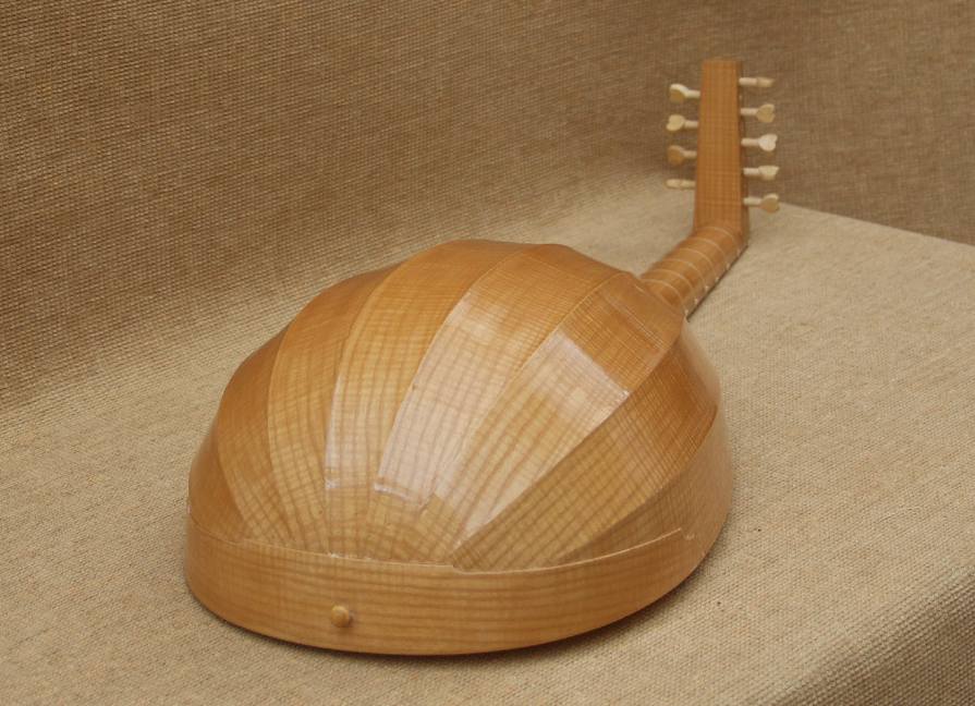 5 Course lute after pictures c.1350 - 1400